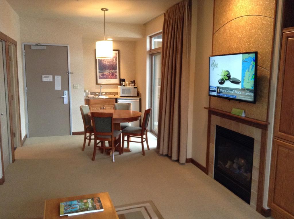 Cedar River Village Bellaire Room photo