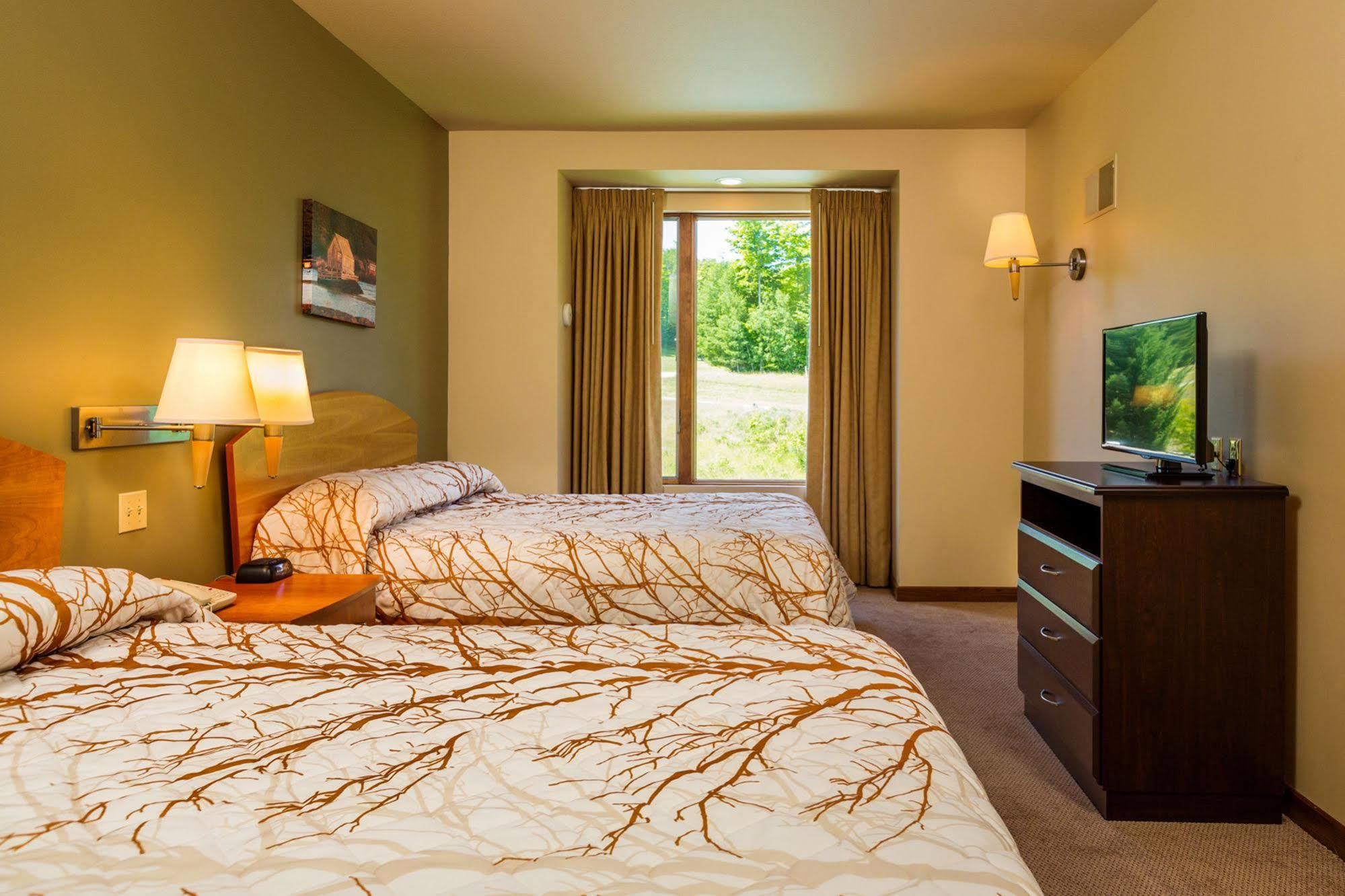 Cedar River Village Bellaire Exterior photo